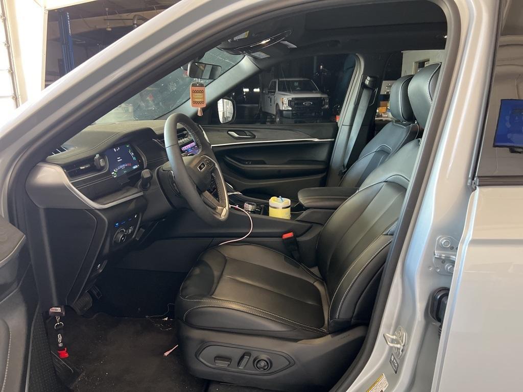 used 2025 Jeep Grand Cherokee 4xe car, priced at $48,787