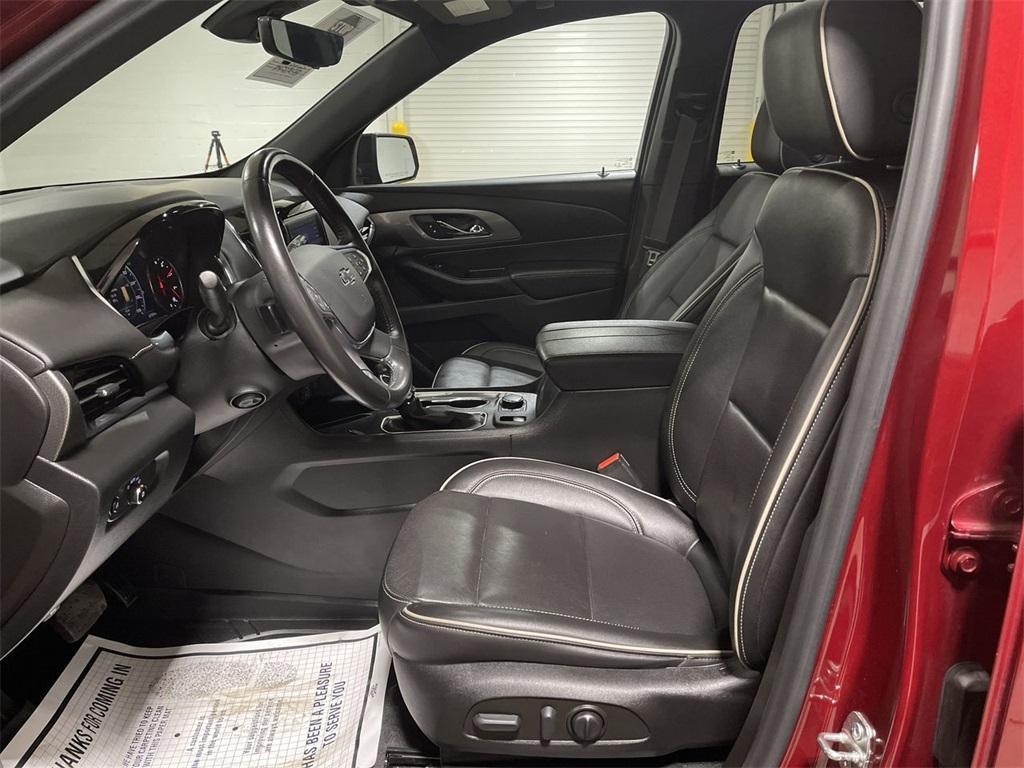 used 2022 Chevrolet Traverse car, priced at $33,987