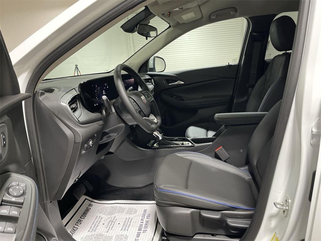 new 2025 Buick Encore GX car, priced at $21,935