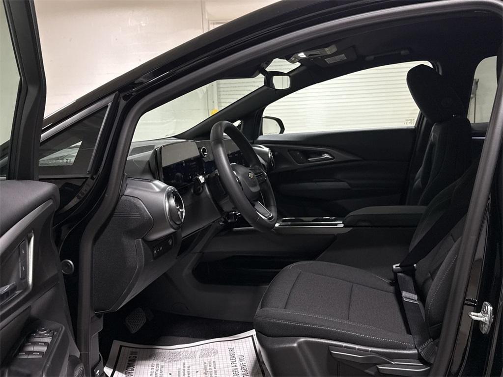 new 2025 Chevrolet Equinox EV car, priced at $29,873
