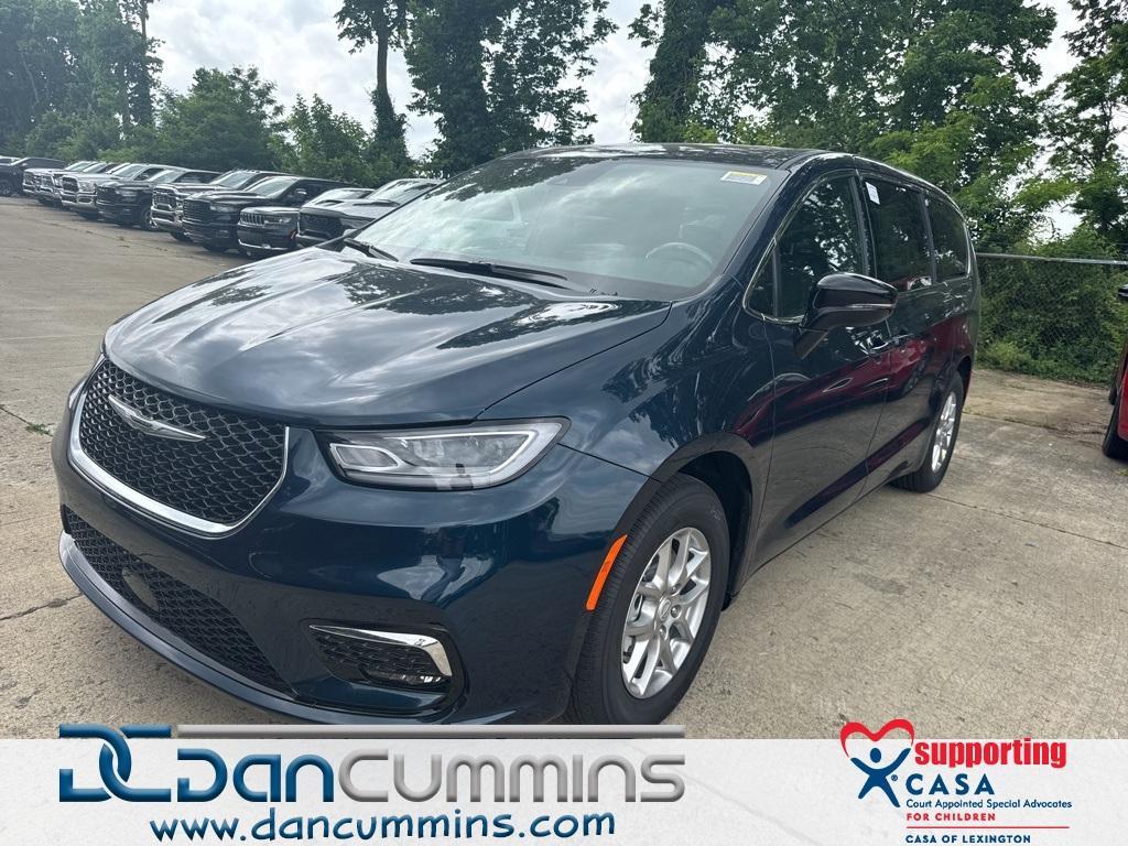 new 2025 Chrysler Pacifica car, priced at $45,989