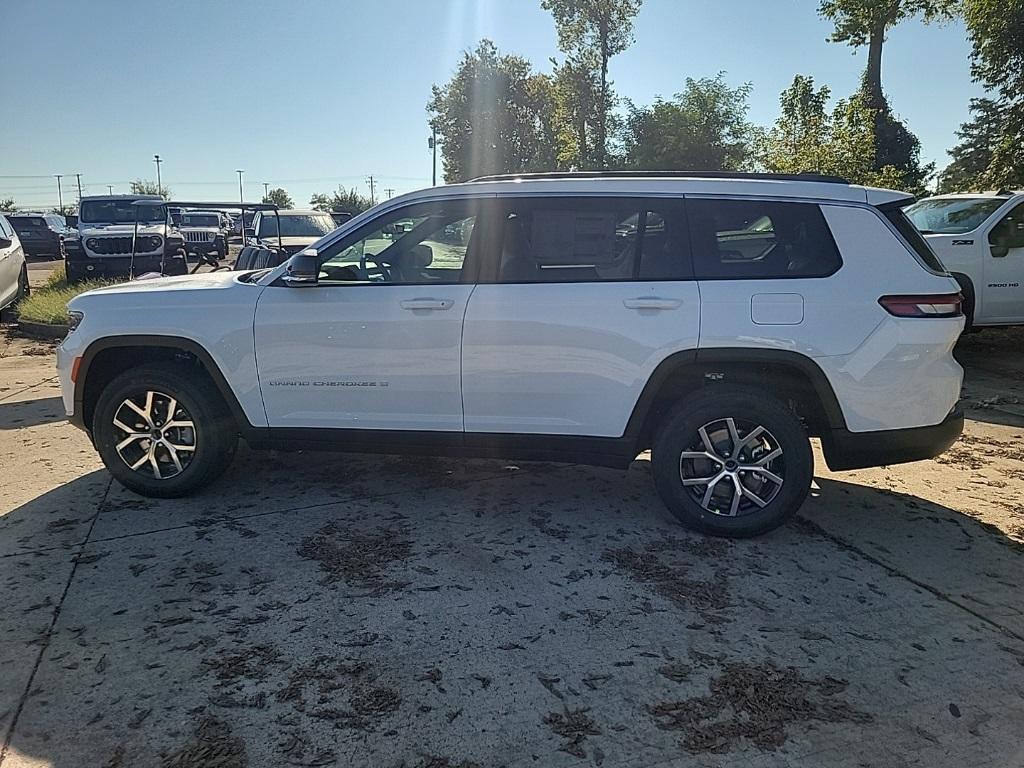 new 2025 Jeep Grand Cherokee L car, priced at $42,672