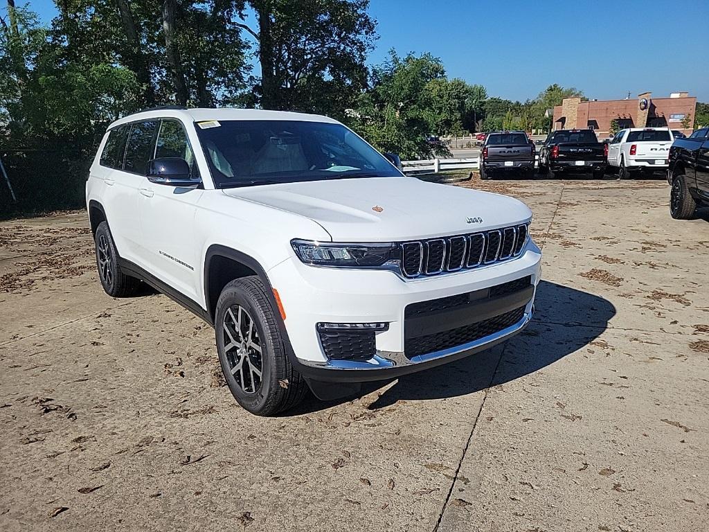 new 2025 Jeep Grand Cherokee L car, priced at $42,672