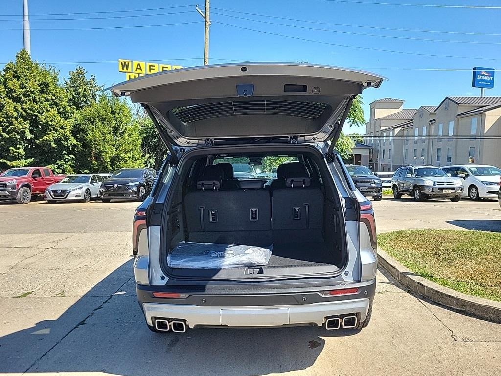 new 2026 Chevrolet Traverse car, priced at $48,547