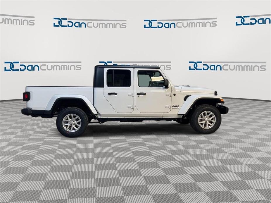 new 2023 Jeep Gladiator car, priced at $48,185