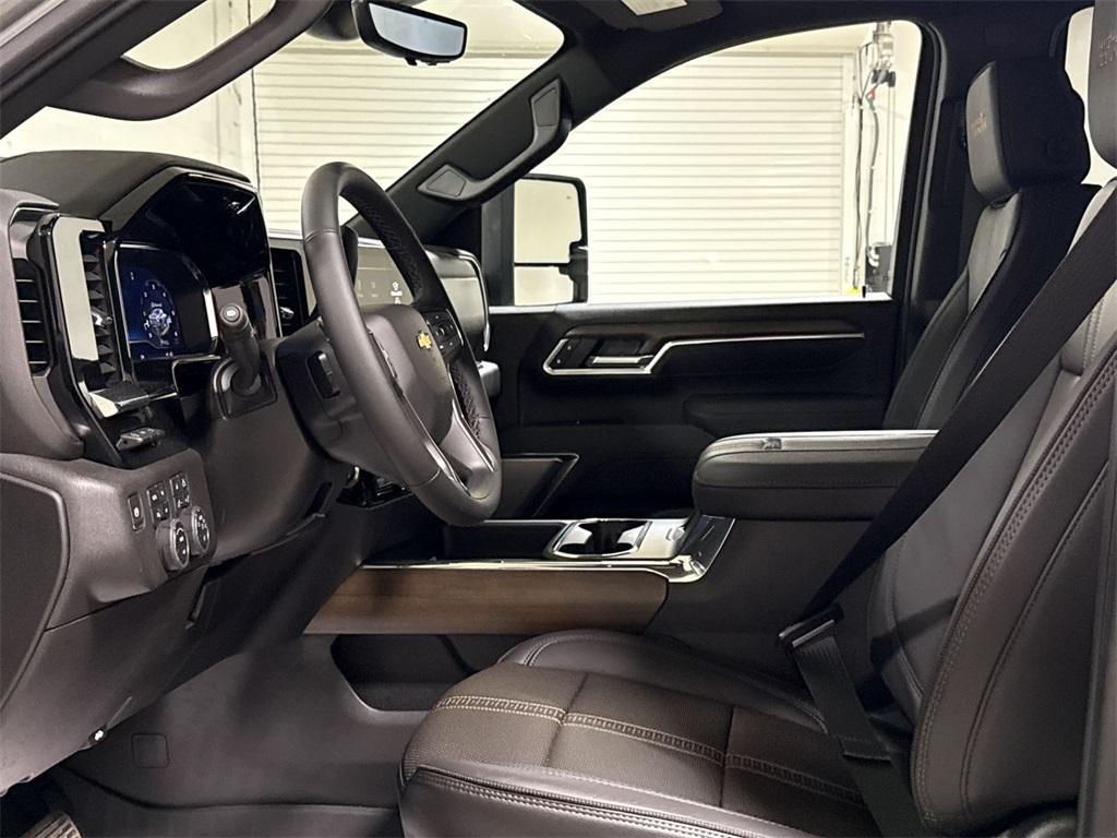 new 2025 Chevrolet Silverado 3500 car, priced at $85,873