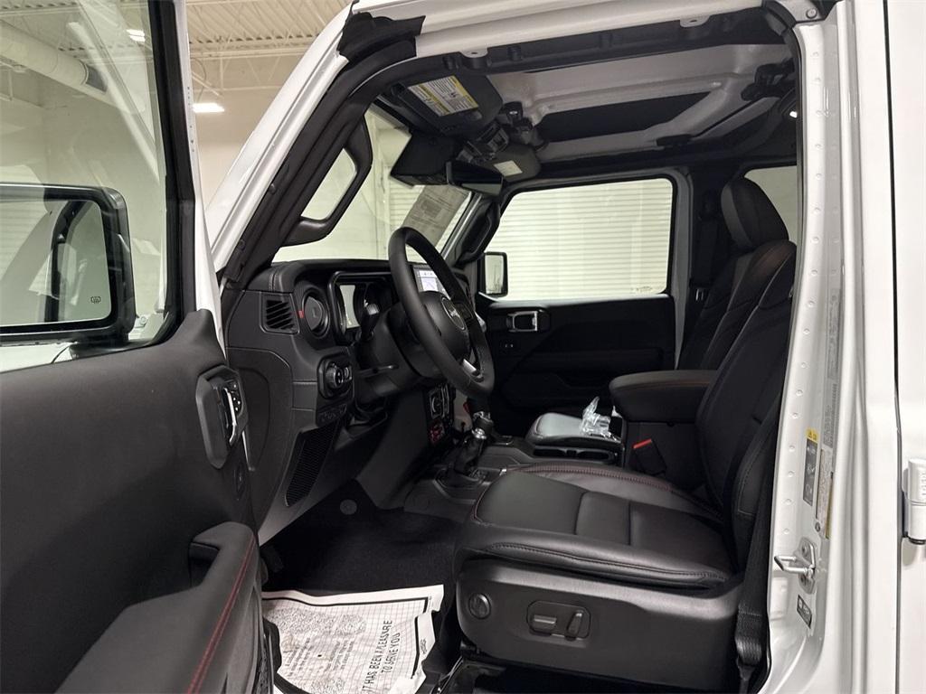 new 2025 Jeep Gladiator car, priced at $51,462