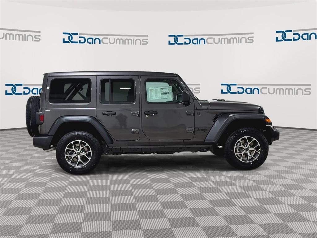 new 2025 Jeep Wrangler car, priced at $52,561