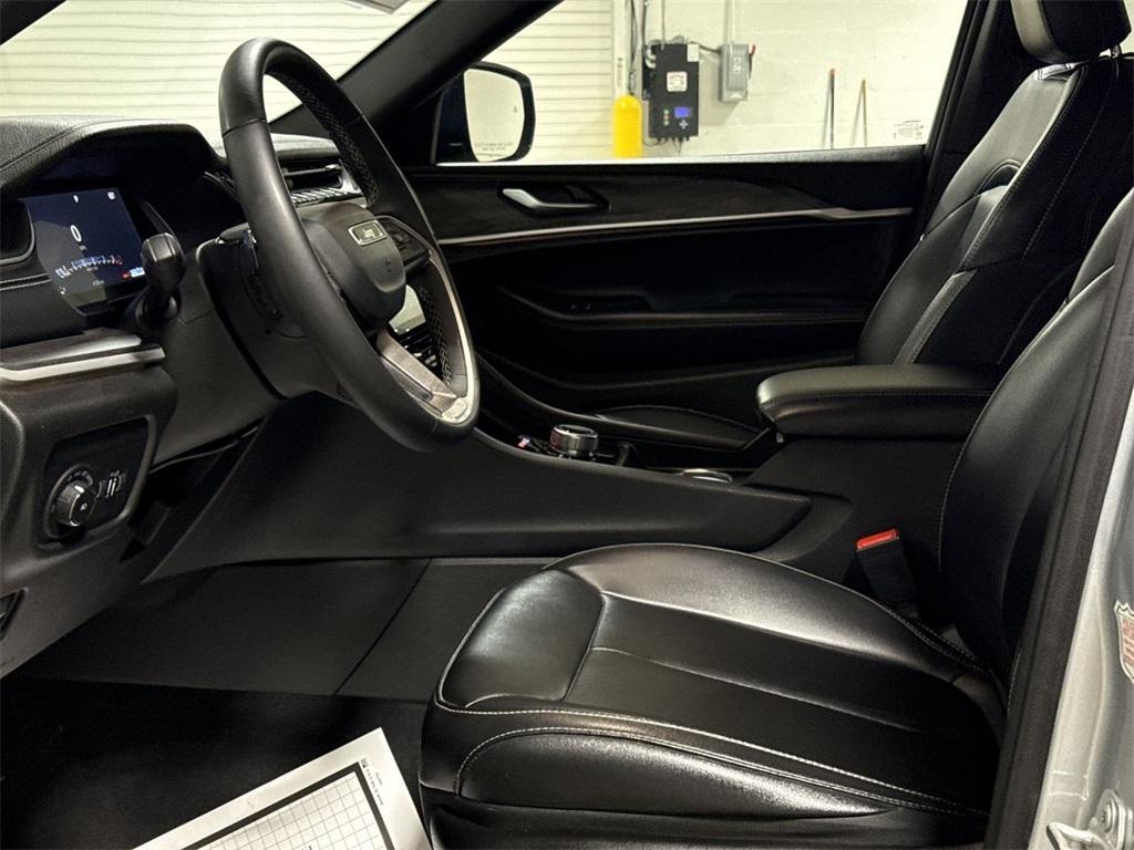 used 2024 Jeep Grand Cherokee car, priced at $32,327