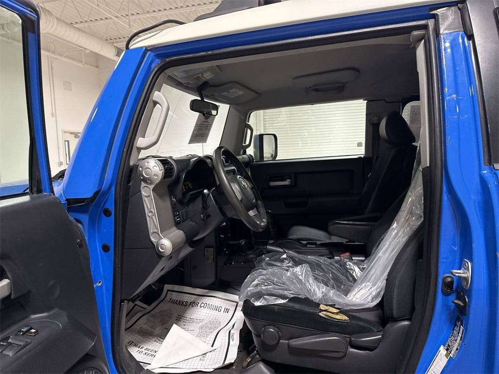 used 2008 Toyota FJ Cruiser car, priced at $6,900