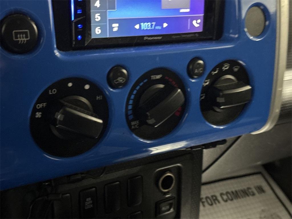 used 2008 Toyota FJ Cruiser car, priced at $6,900