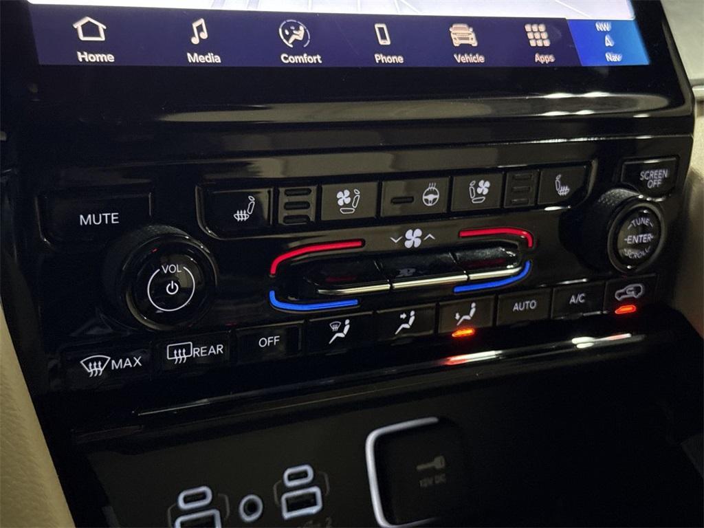 used 2024 Jeep Grand Cherokee car, priced at $35,487