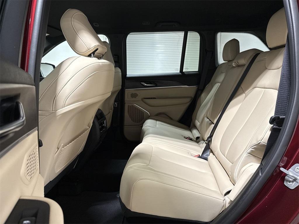 new 2025 Jeep Grand Cherokee car, priced at $40,892