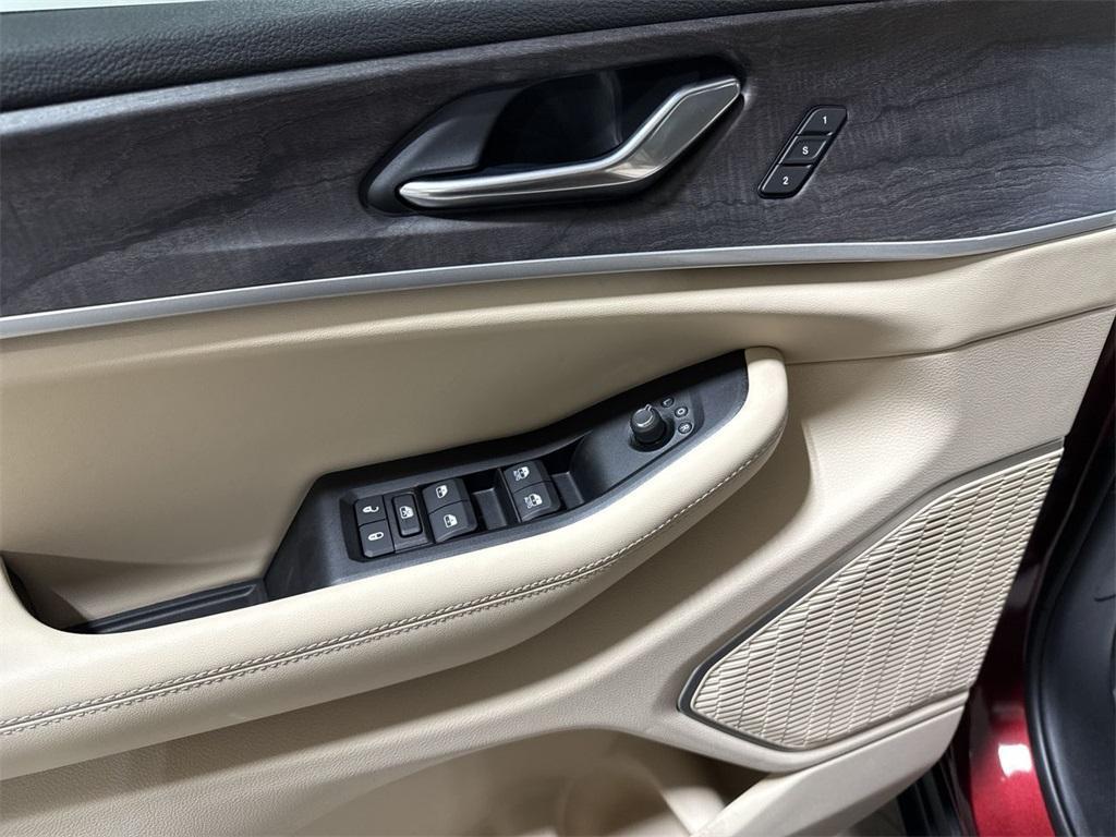 new 2025 Jeep Grand Cherokee car, priced at $40,892