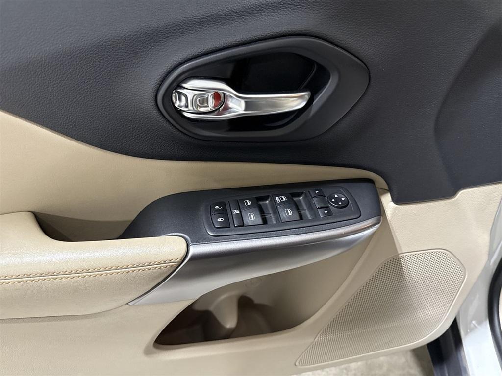 used 2019 Jeep Cherokee car, priced at $11,500
