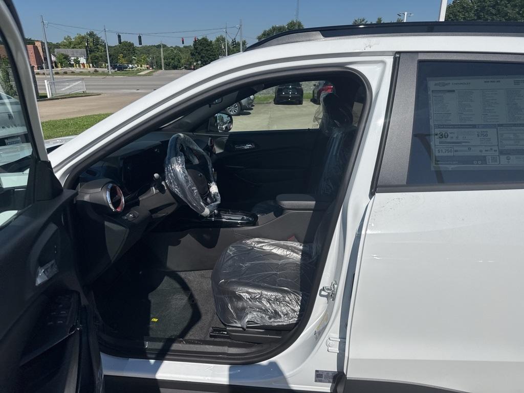 new 2025 Chevrolet Trax car, priced at $26,690