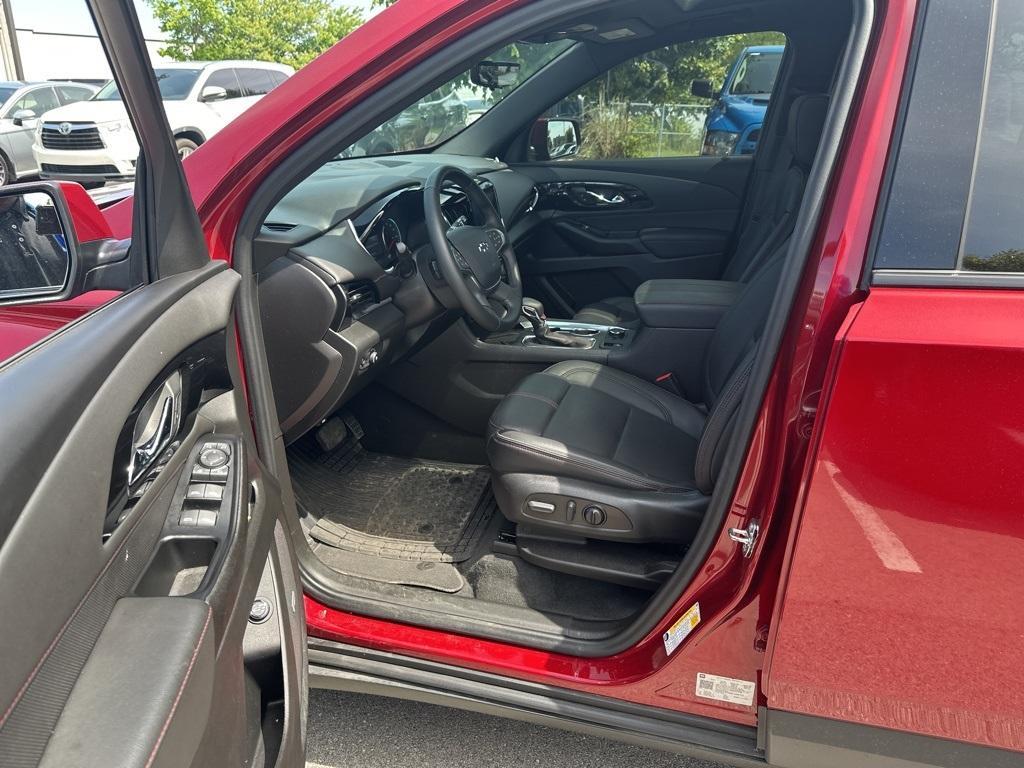 used 2023 Chevrolet Traverse car, priced at $40,987