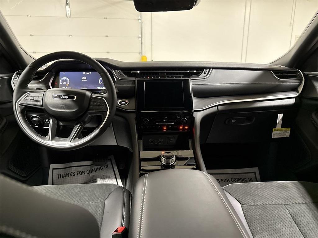 new 2025 Jeep Grand Cherokee L car, priced at $40,358