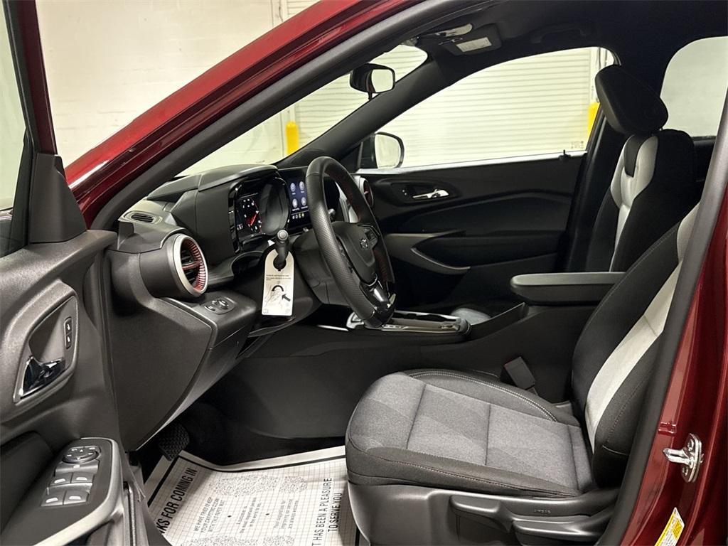 new 2025 Chevrolet Trax car, priced at $23,895