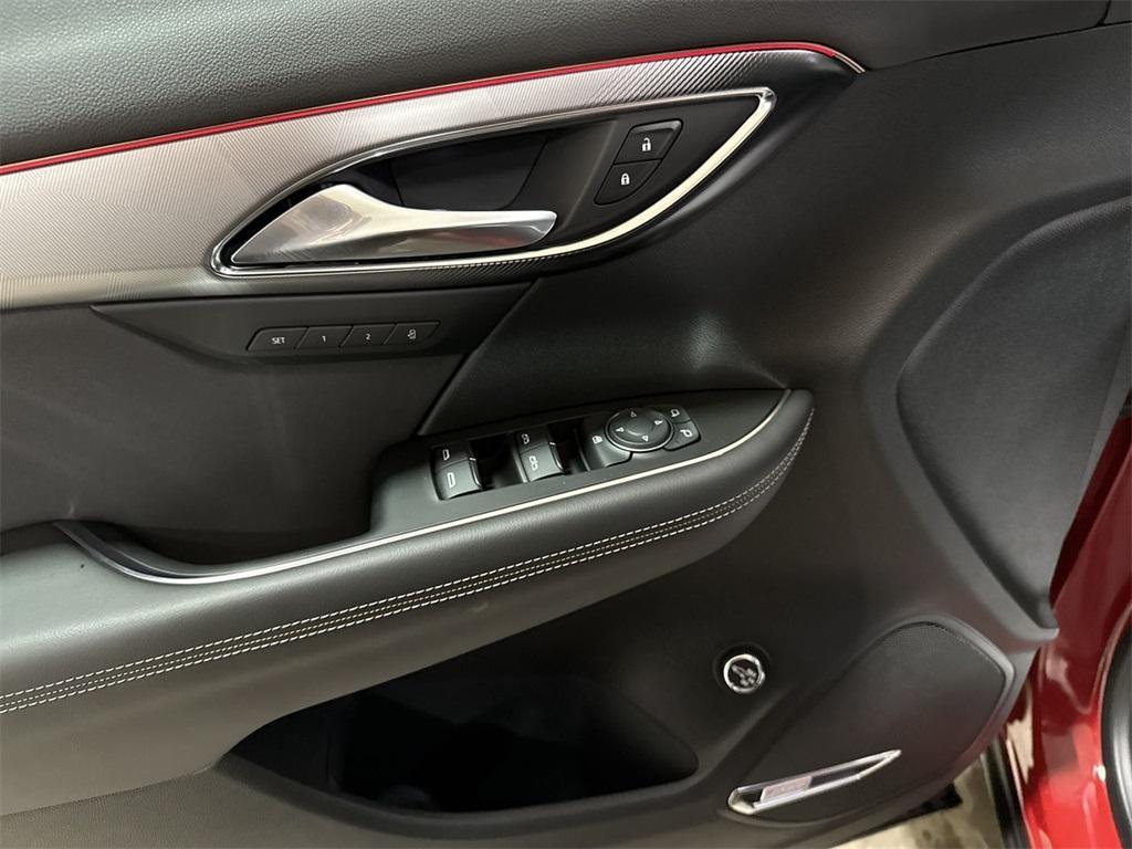 new 2025 Buick Envision car, priced at $40,982
