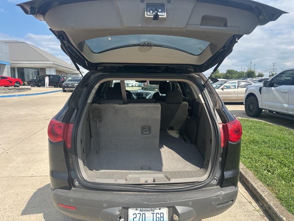 used 2010 Chevrolet Traverse car, priced at $3,900