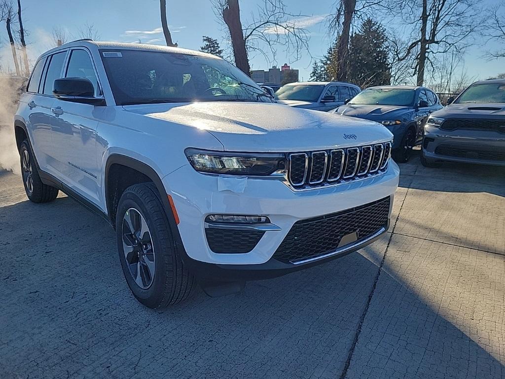 new 2025 Jeep Grand Cherokee 4xe car, priced at $54,612