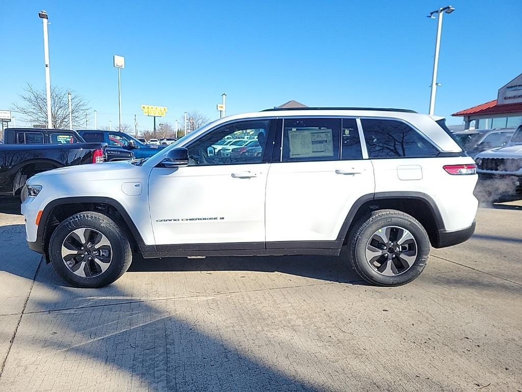 new 2025 Jeep Grand Cherokee 4xe car, priced at $54,612