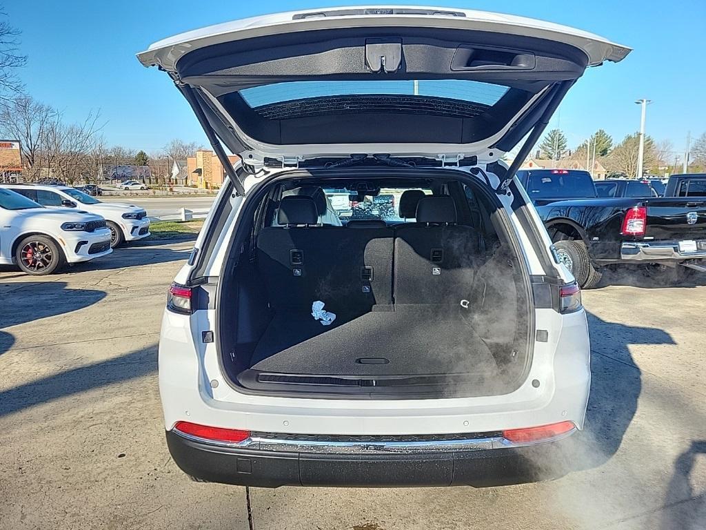 new 2025 Jeep Grand Cherokee 4xe car, priced at $54,612