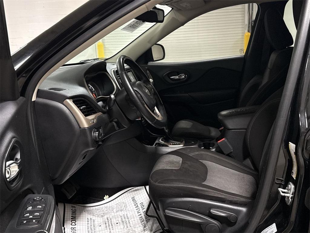 used 2017 Jeep Cherokee car, priced at $6,900