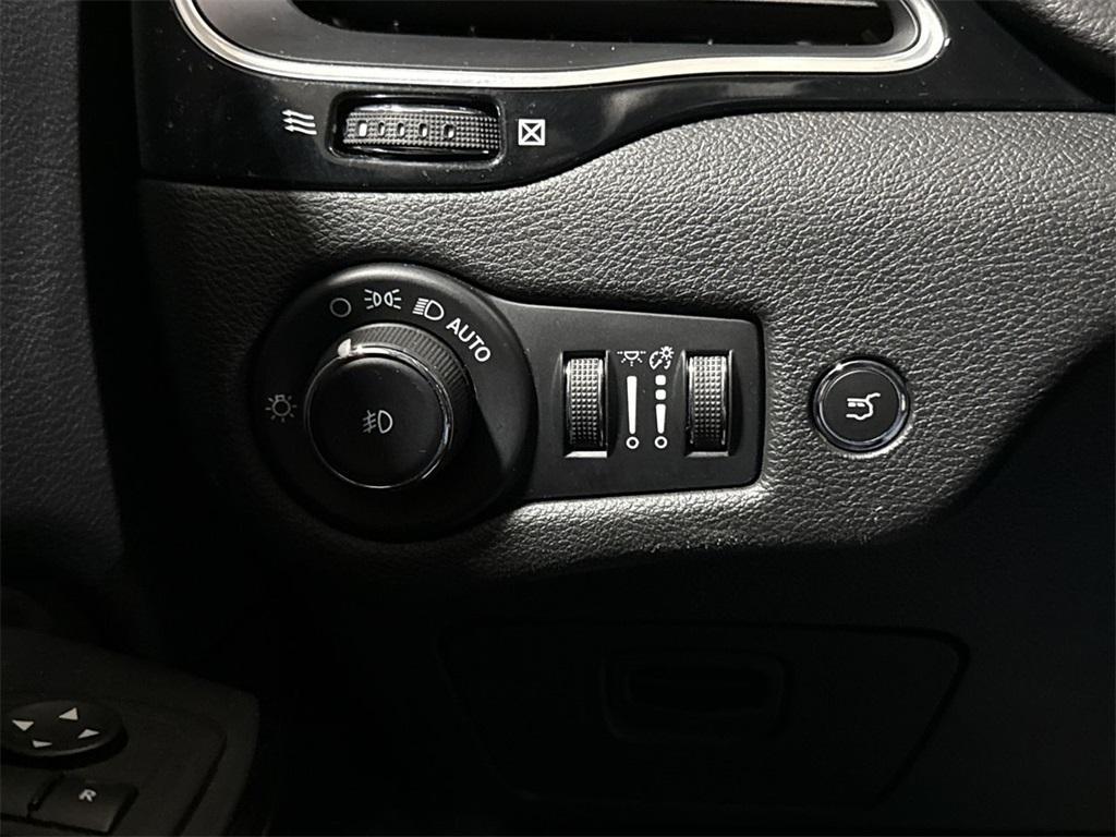 used 2023 Jeep Cherokee car, priced at $20,787