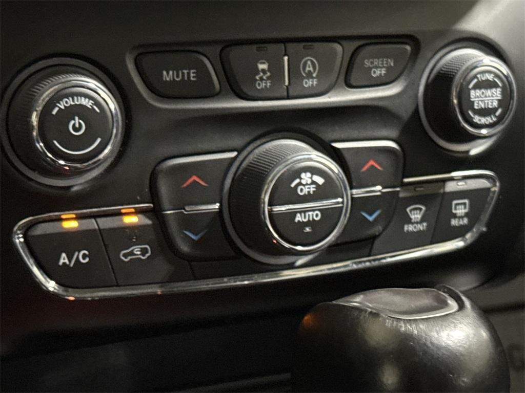 used 2023 Jeep Cherokee car, priced at $20,787