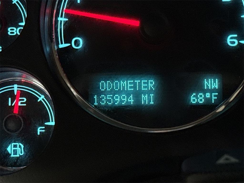 used 2014 Chevrolet Suburban car, priced at $15,500