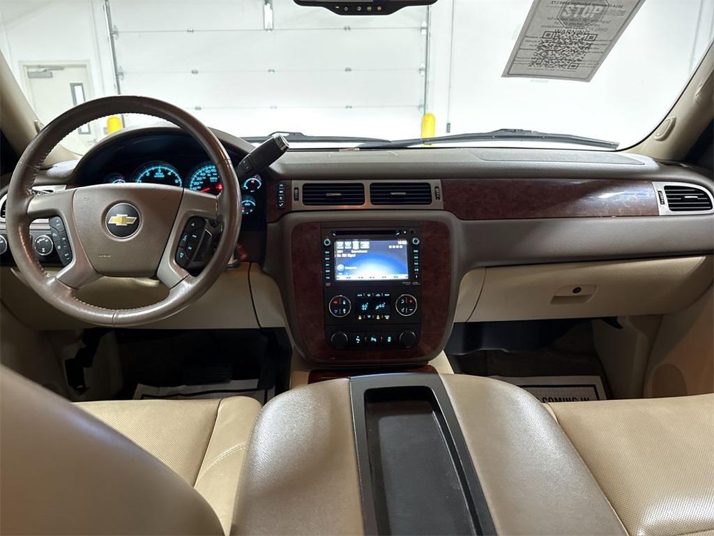 used 2014 Chevrolet Suburban car, priced at $15,500