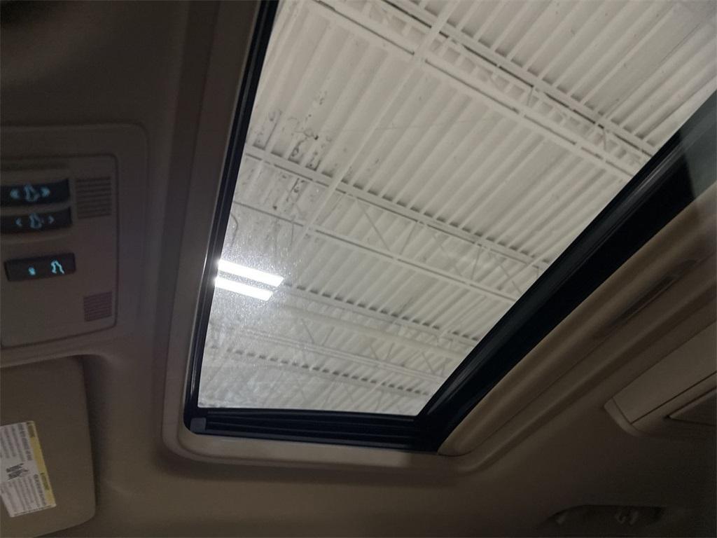 used 2014 Chevrolet Suburban car, priced at $15,500