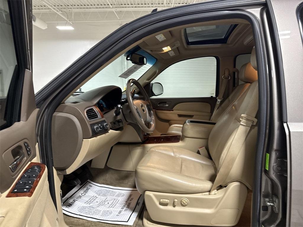 used 2014 Chevrolet Suburban car, priced at $15,500