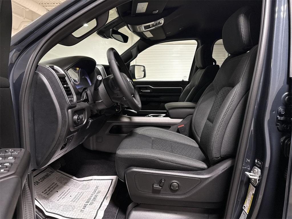 new 2025 Ram 1500 car, priced at $52,581