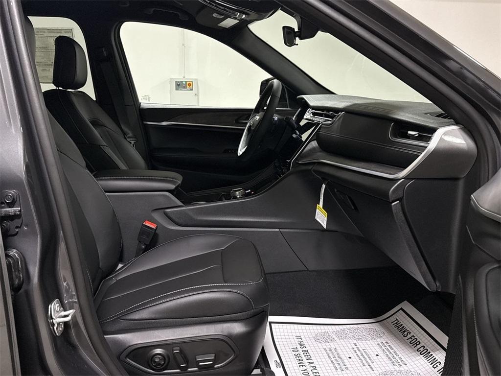 new 2025 Jeep Grand Cherokee car, priced at $44,585
