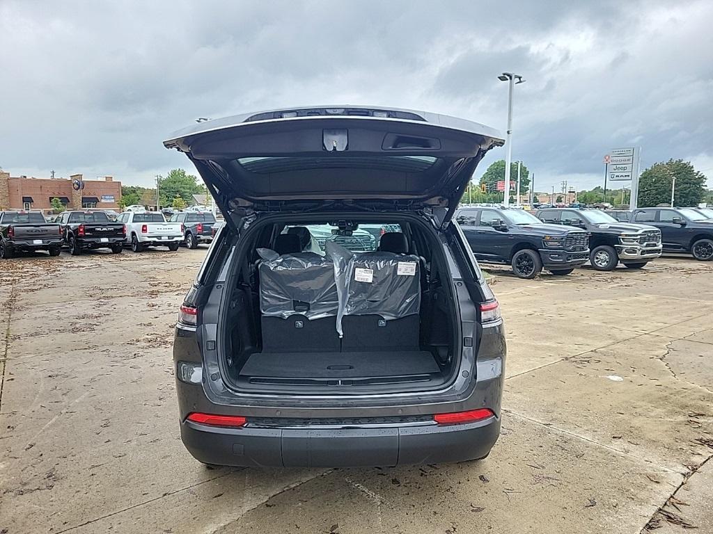 new 2025 Jeep Grand Cherokee L car, priced at $44,744