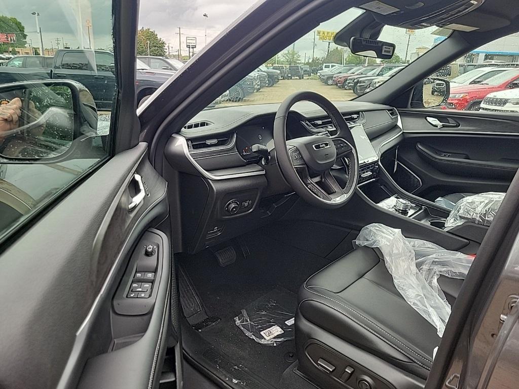 new 2025 Jeep Grand Cherokee L car, priced at $44,744