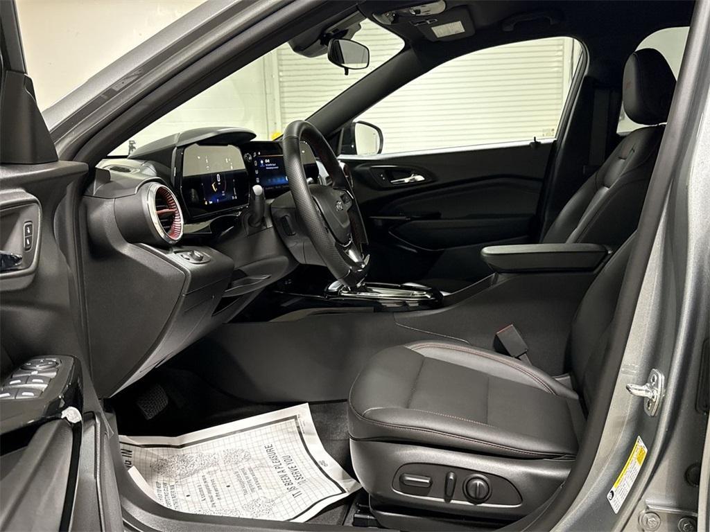 new 2025 Chevrolet Trax car, priced at $26,690