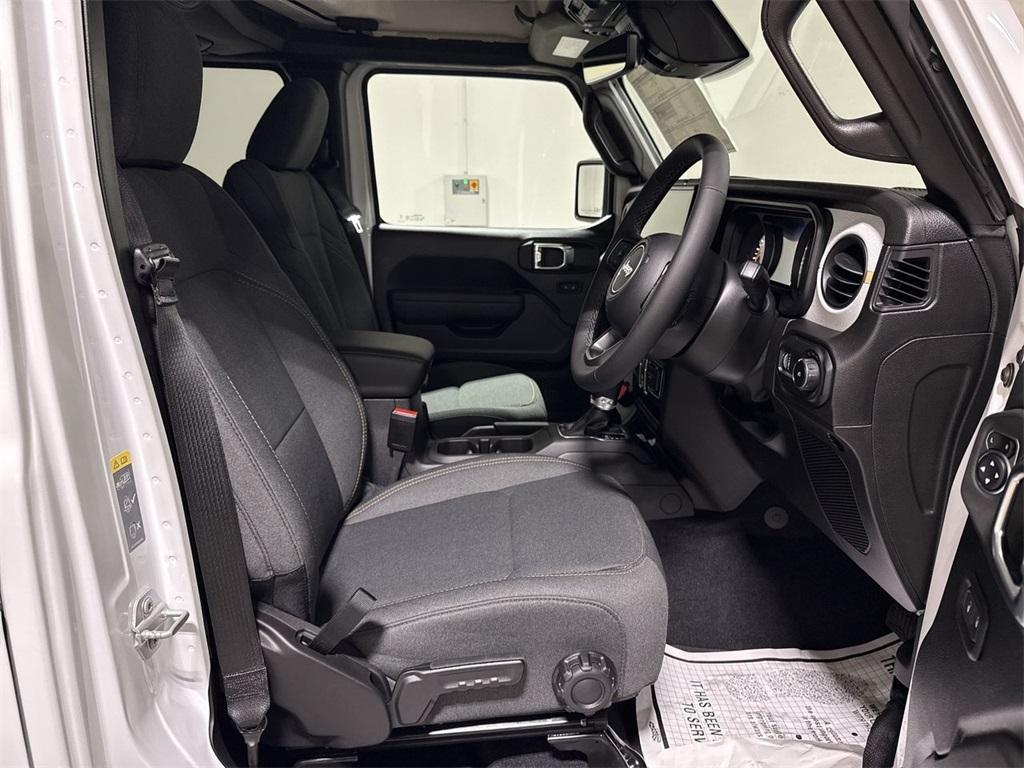 new 2025 Jeep Wrangler car, priced at $53,030