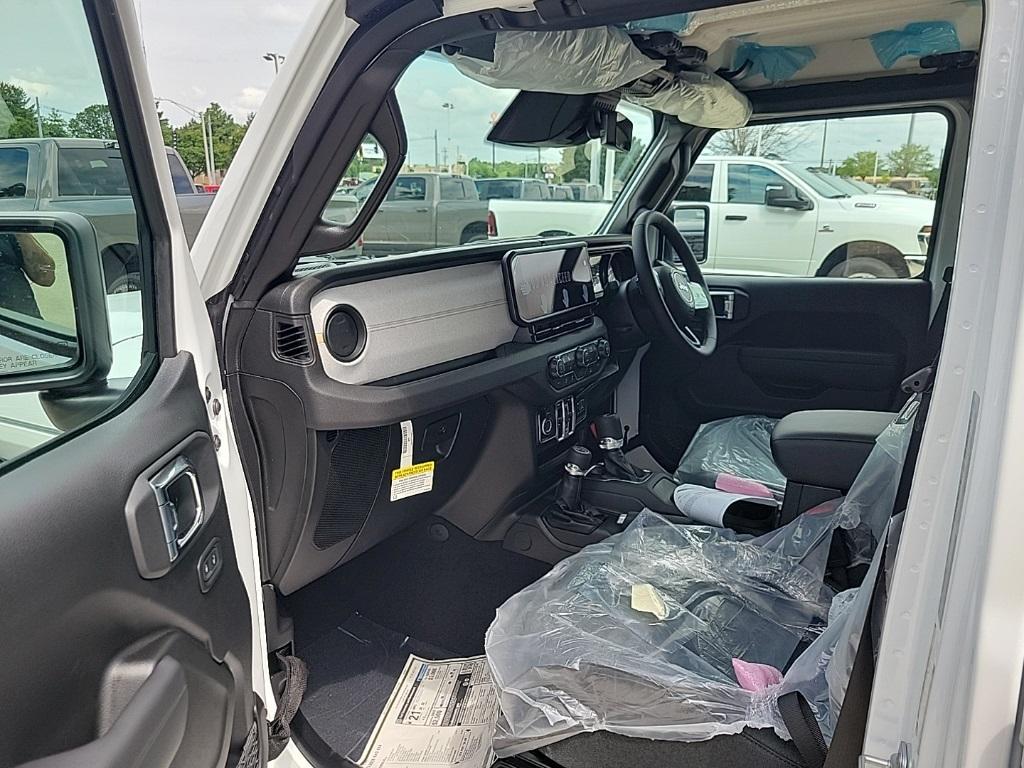 new 2025 Jeep Wrangler car, priced at $53,030