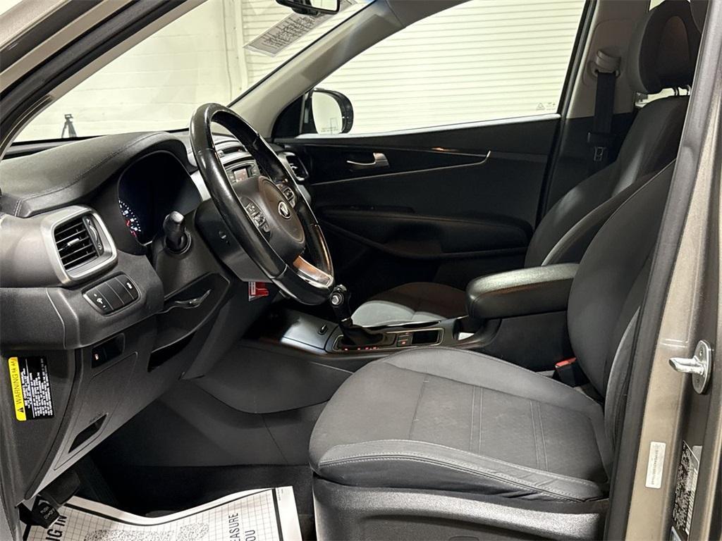 used 2016 Kia Sorento car, priced at $5,900