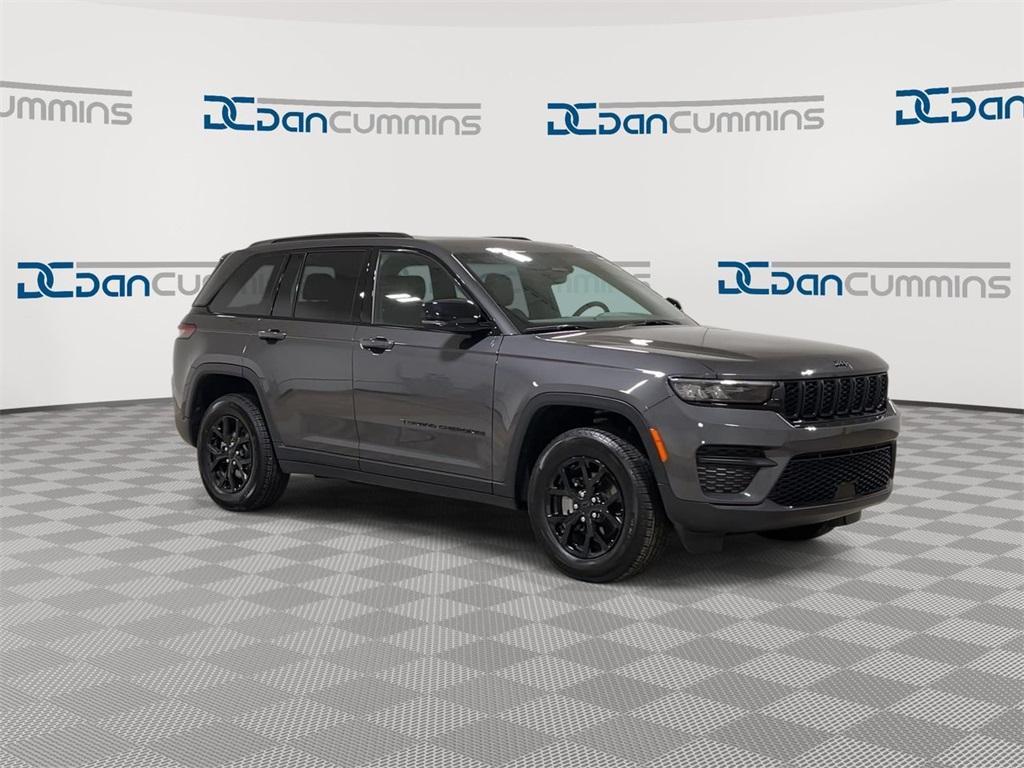 new 2024 Jeep Grand Cherokee car, priced at $37,357