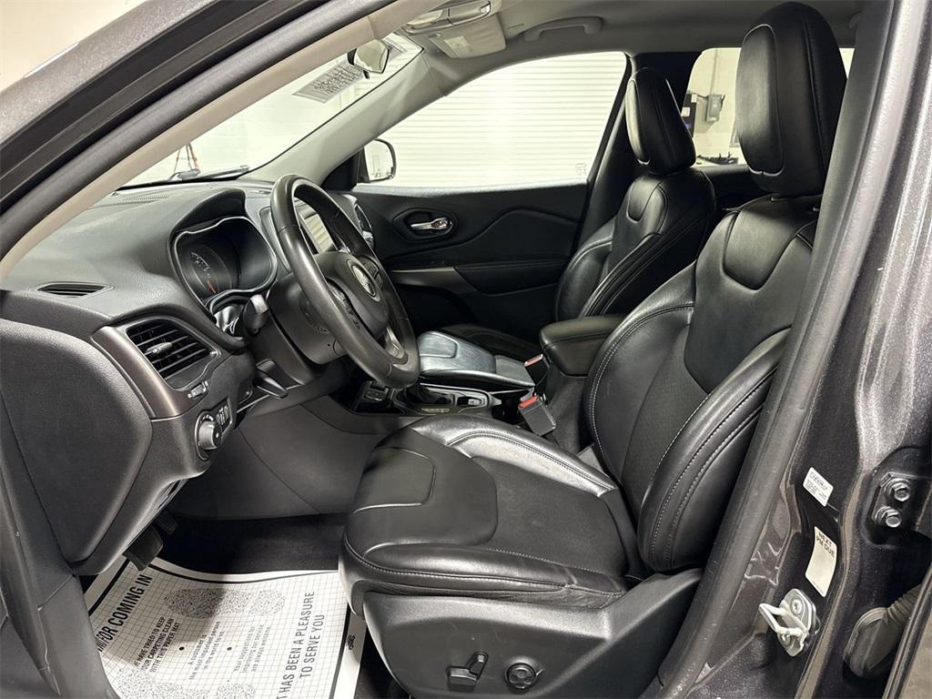 used 2020 Jeep Cherokee car, priced at $13,981