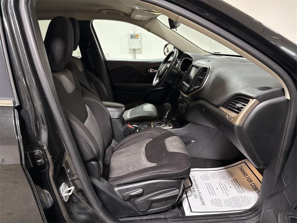 used 2014 Jeep Cherokee car, priced at $5,500