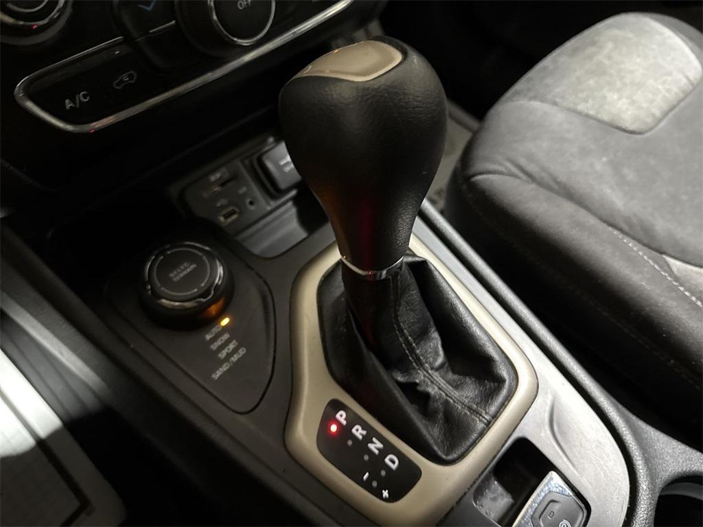 used 2014 Jeep Cherokee car, priced at $5,500