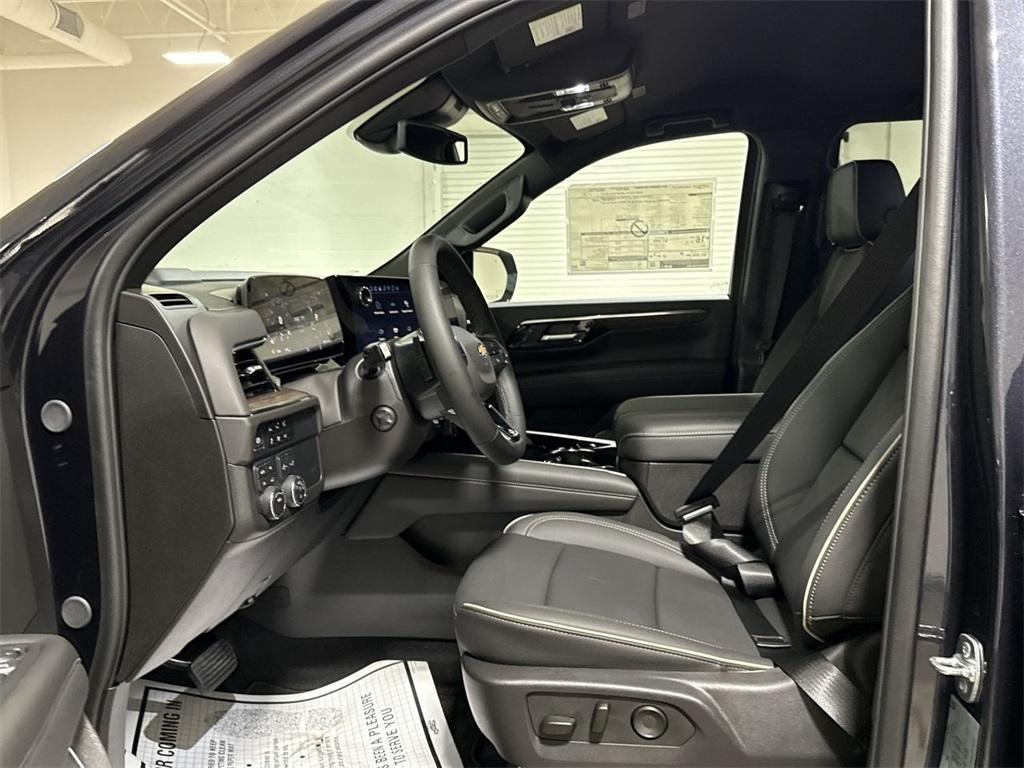 new 2025 Chevrolet Suburban car, priced at $77,498