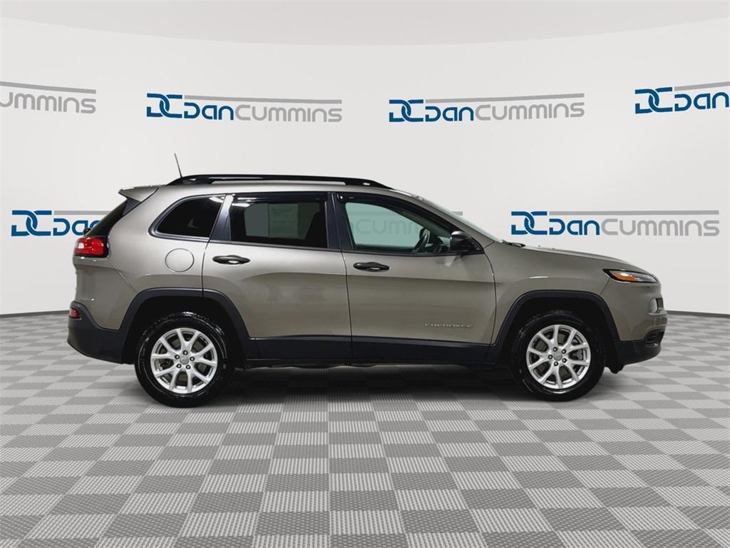 used 2016 Jeep Cherokee car, priced at $15,487