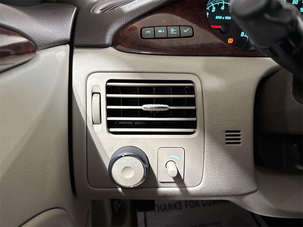 used 2007 Buick Lucerne car, priced at $3,500